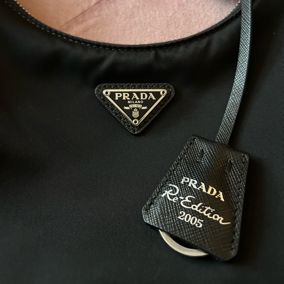 Prada Re-Edition 2005 Shoulder nylon bag - Picture 2 of 5